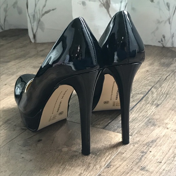 Black Patent Heels - Picture 14 of 15
